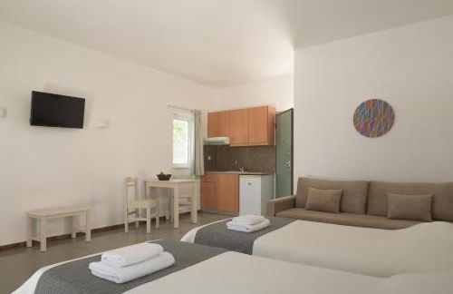 Reina Apartments - Photo 18