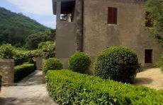 All'Acqua Santa, immersi nella natura - Foto 2