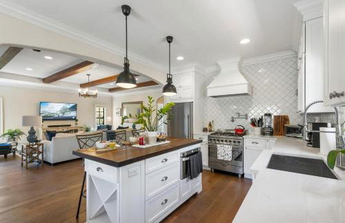 Spanish 4BR Compound w Casita & Private Yard - Foto 35