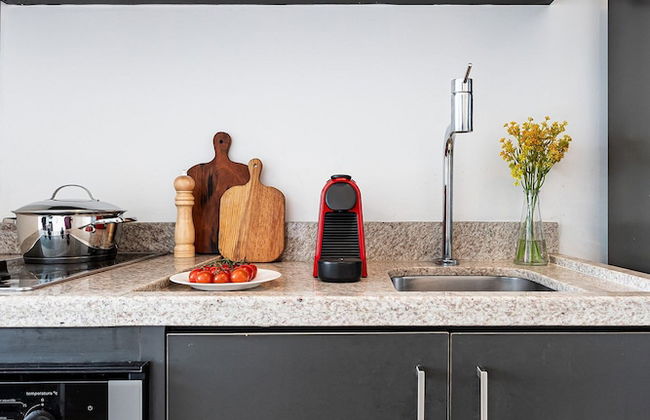 Setin Downtown Praca da Sé by Viva - Prédio completo com piscina perto de estação de metrô no Centro de São Paulo - Foto 64