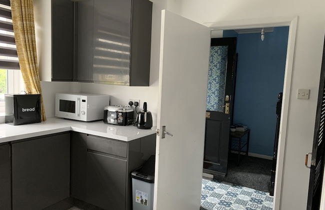 House - Sleeps 5, Parking & Private Garden - Foto 8