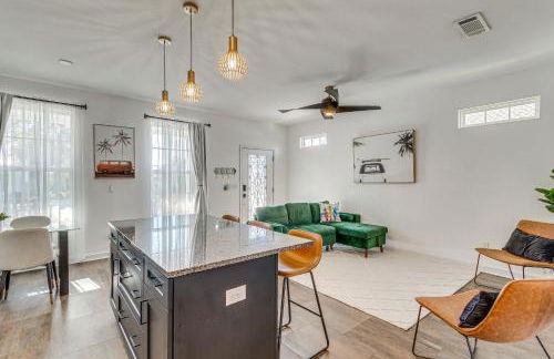 Modern Pensacola Vacation Home with Private Pool! - Foto 9