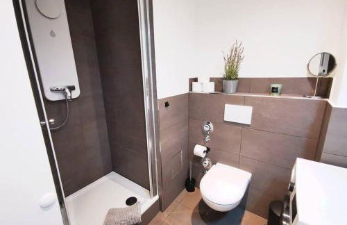 HH 05 by ROCKCHAIR - SUPERHOST Status - Modernes Apartment mit sonnigem Balkon & premium Boxspringbetten in Winterhude - Hamburg Top Geheimtipp - Foto 18