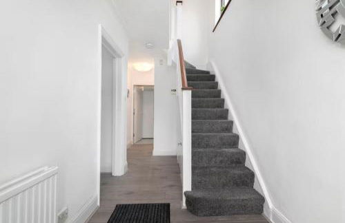 Spacious 4-Bedroom Family Home near Wembley - Foto 8