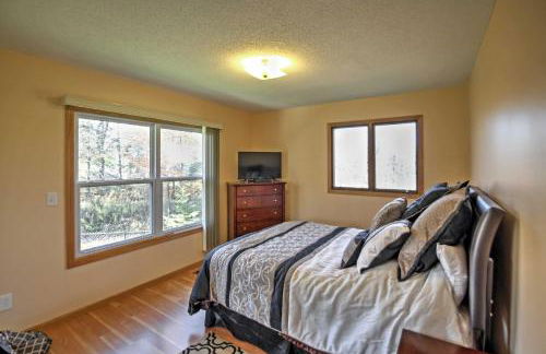 Quaint Duluth Hideaway with Private Fenced-In Yard! - Foto 15