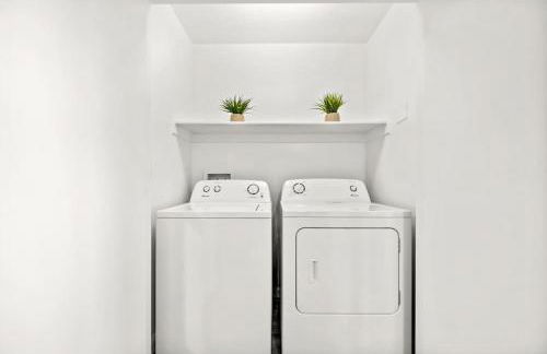 Heart of SLC Stocked w Everything you need - Foto 11