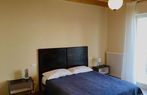 Casa con ampio terrazzo, vista lago e giardino - Foto 53