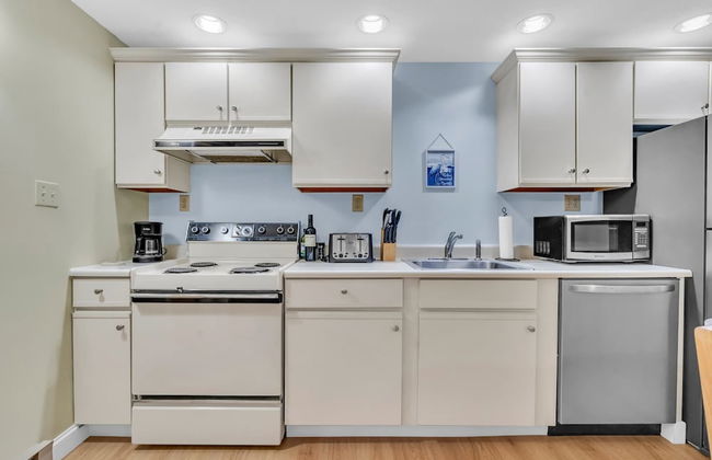 All is Wells Incredible Location! Walk to Beach - Photo 10