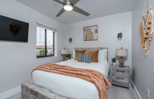 New! Miami & Calle Ocho Simpson's Funhouse! - Photo 21