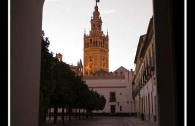 Típico y pintoresco patio de vecinos, con encanto - Foto 31