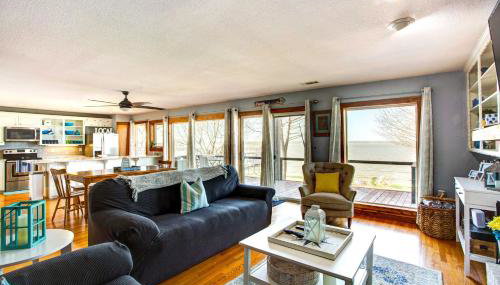 Cedar Creek Lakefront Vacation Rental with Pool - Foto 5