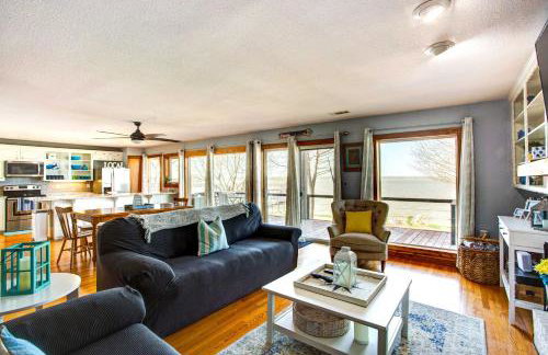 Cedar Creek Lakefront Vacation Rental with Pool - Foto 5