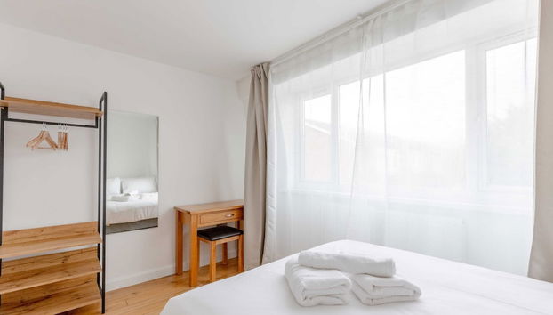 Spacious 4BD Home, Near Excel London! - Foto 4, Habitación