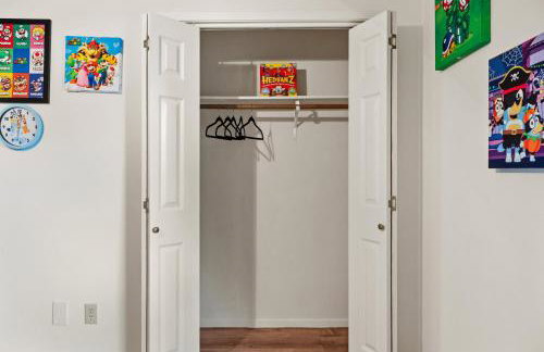 DFW 3BR Luxury Family Escape with Pool and Game Room - Foto 28