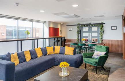 Students Only Straits Egham - 40 mins to Waterloo - Direct Bus to Heathrow - Foto 15