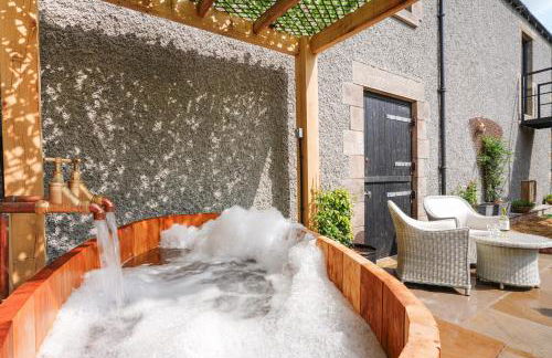 PEAK DISTRICT ROMANTIC Courtyard Loft, with Outdoor Japanese Whirlpool Bath - Foto 18