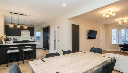 Spacious Family Home with Garden Free Parking - Pass the Keys - Foto 2, Other