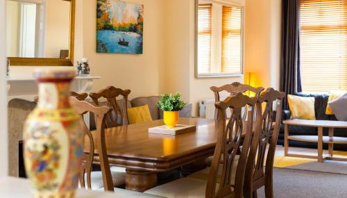 3 Bedroom House, Free Parking and Self Check In - Foto 2