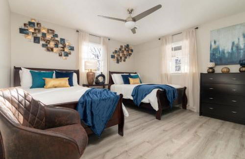 Rear deck w/ Soaking tub + Wi-Fi & Parking - Foto 3