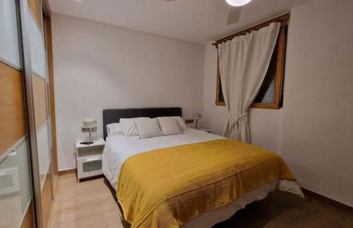 casa y piscina en un parque natural - Photo 16