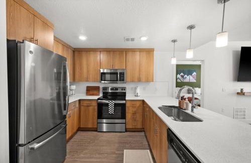 Modern Downtown 2BR 2BA Near Delta Center with Fire Pit BBQ and City Views - Photo 6