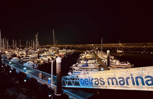 Sleep aboard a modern sailboat in Oeiras - Photo 32