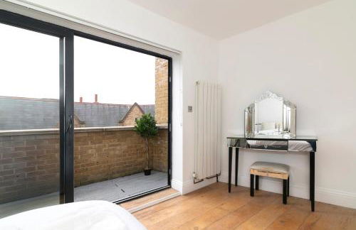 3-Bedroom House with 2 Living Rooms & Balcony near Brick Lane, London - Foto 9