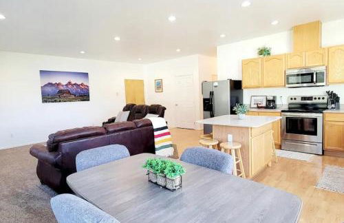 Charming Chalet Close to GNP, Downtown & Game Room! - Foto 48