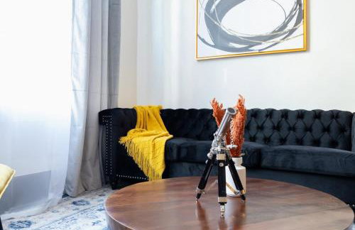 E10-1 Designer East Village Townhouse 1BR - Foto 53