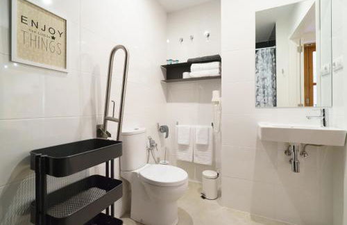 Valencia Home - Photo 36