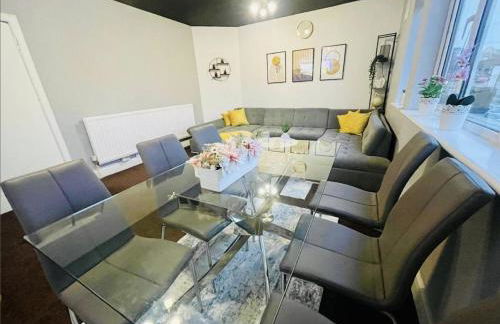 Sleeps 8 3 BED Parking NEC JLR NIA Airport - Foto 6