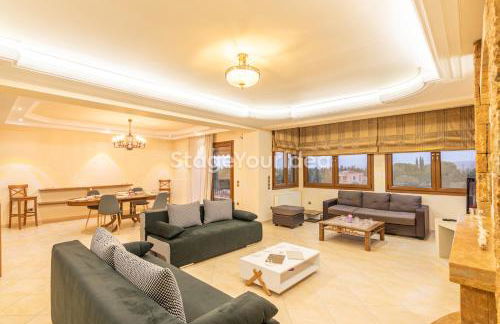 Luxury appartment, only 7 minutes from Thessaloniki airport and 15 minutes from city center ,for 8-23 people also for gatherings and parties - Photo 2