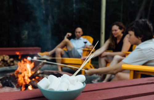 Luxe Lodge Escape - Hot Tub-Outdoor Movies-Game Room-Fire Pit - Foto 15