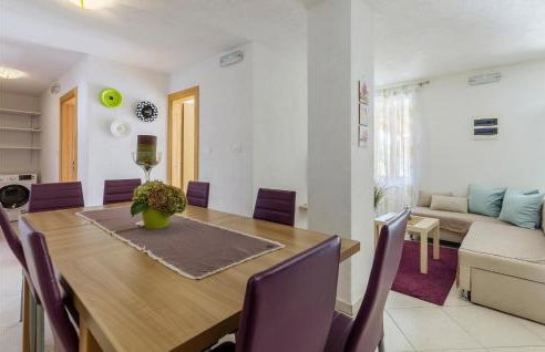 Four-Bedroom Holiday Home Labin With Sea View 08 - Photo 19