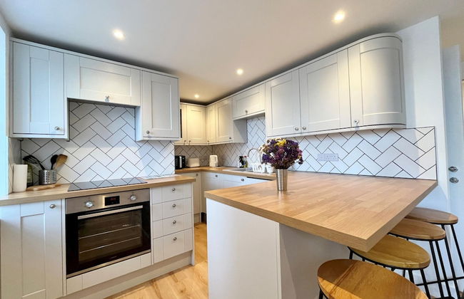 Breathtaking Views on Historical Street- Central - Foto 1