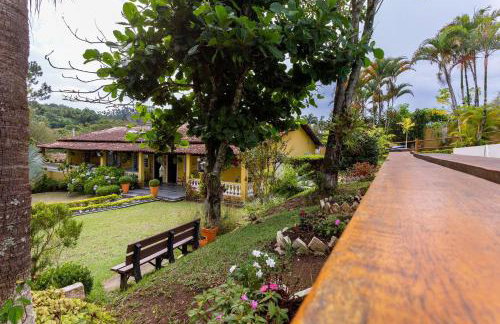 Piscina, jardim, área gourmet e vista arborizada - Foto 46