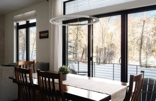 Riverfront Patio - Hot Tub - Luxe Silverthorne - Foto 3