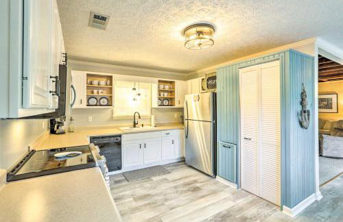 Waterfront Home Spectacular On-Site Fishing! - Foto 11