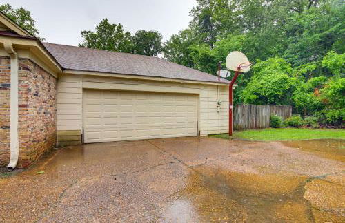 Walk to Graceland Spacious Memphis Home! - Foto 24