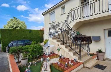 2 logements séparés 2 et 5 couchages au Rez-de-Chaussée à Chambretaud, 5 min Puy du Fou - Photo 6