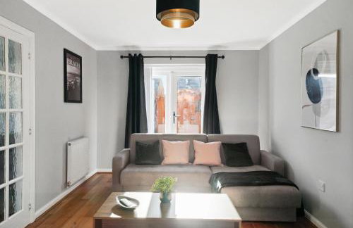 Ideal 3 bed House in Wolverhampton - Parking - Foto 16