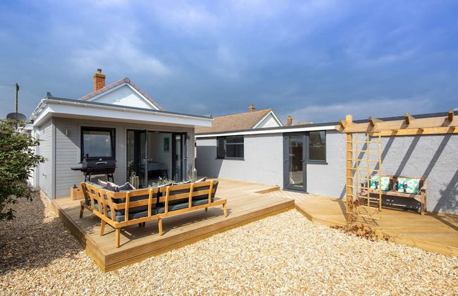 Seaside Serenity 3-bed Deck Garden Near Shore - Photo 61