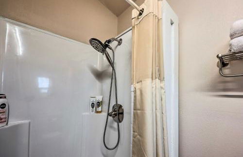 1 Mi to Dtwn Rogers Convenient Getaway with Patio - Foto 16