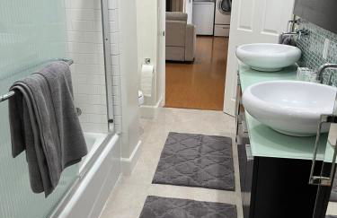 Stunning, Quiet Vista Retreat Minutes from Beach - Foto 7