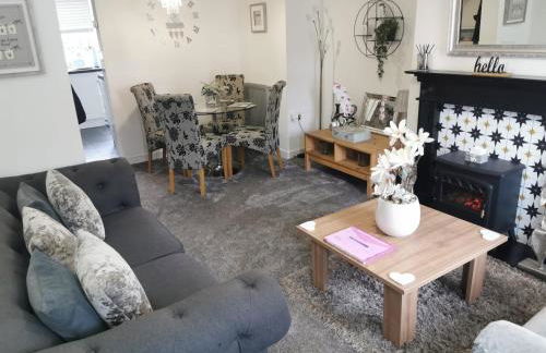 Stunning 2-Bed House in Macclesfield Cheshire - Foto 2