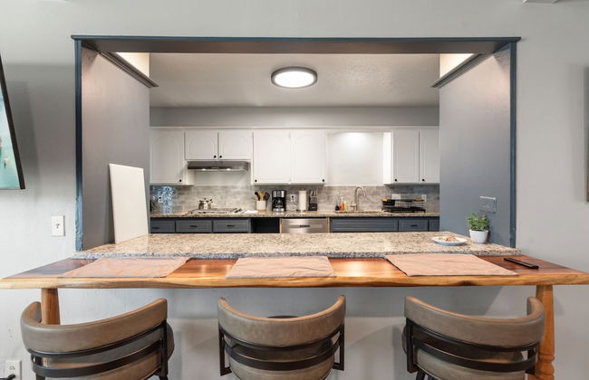 Spacious 8BR Modern Retreat Pool Table RV - Photo 1