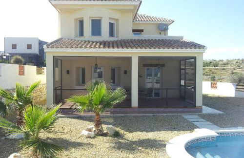 VILLA con piscina privada, a 35 km de las playas, vistas a la montaña, WIFI - Foto 7