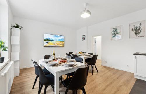 Modern-Netflix-Messe-Veltins Arena-Free Parking - Foto 12