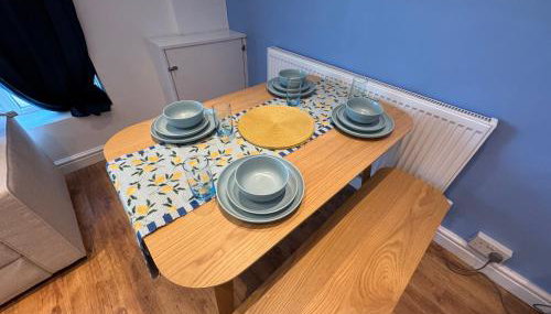 Stretford Apartment - Sleeps 6 - WiFi - Parking - Near Stadium - Foto 3