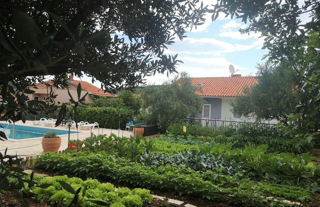 Villa Mendula Trogir - Luxury villa by the beach - heated pool - lush green garden - Photo 51